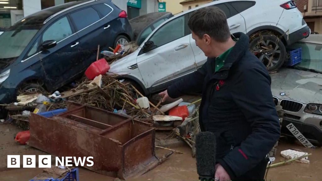 Valencia floods aftermath ‘like a disaster movie’