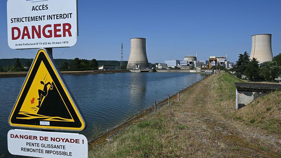 A view of the stopped Golfech nuclear power plant in southwestern France after its shutdown on June 22 evening, due to "environmental constraints"